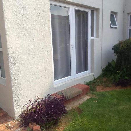 5Minutes Walk To Sandton Square Gautrain Johannesburg Exterior foto