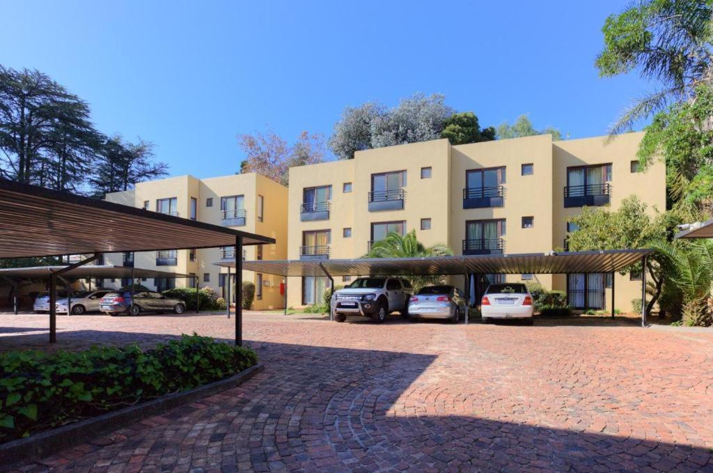 5Minutes Walk To Sandton Square Gautrain Johannesburg Exterior foto